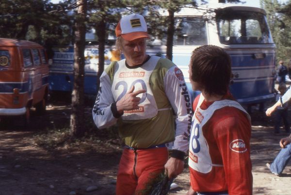 Vas. Thorleif Hansen ja Vladimir Kavinov Hyvinkään MM-motocross 1978